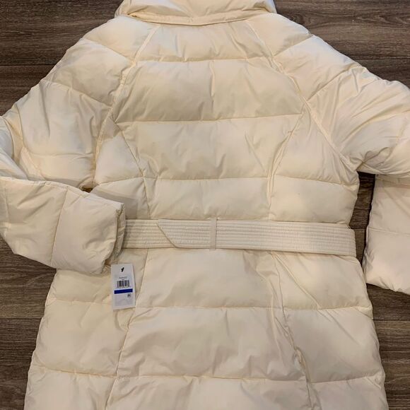 Cole Haan NWT Puffer Coat. Size: XL. Gold tone zippers and buttons. Belted - Picture 5 of 11